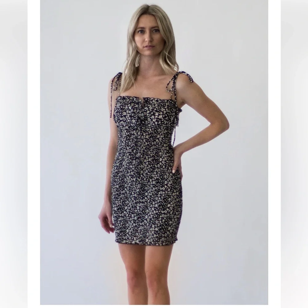 O.Vianca Ditsy Floral Strappy Mini Dress Size Medium NEW - Picture 2 of 16